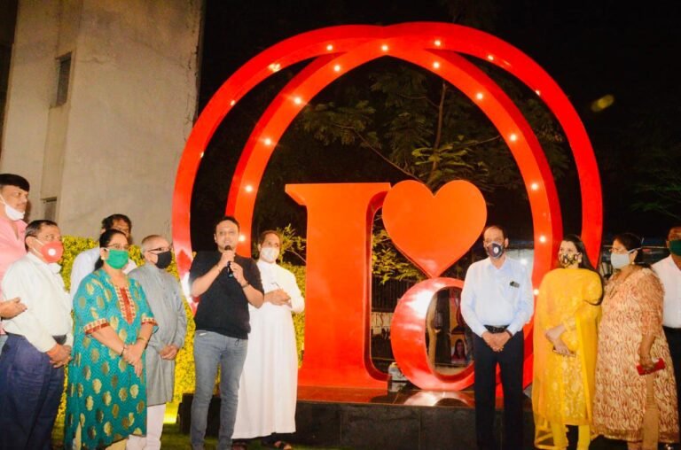नाताळच्या पूर्वसंध्येला आय.सी. कॉलनीमध्ये सेल्फी पॉइंटचे लोकार्पण सोहळा संपन्न ! नाताळच्या पूर्वसंध्येला आय.सी. कॉलनीमध्ये सेल्फी पॉइंटचे लोकार्पण सोहळा संपन्न !