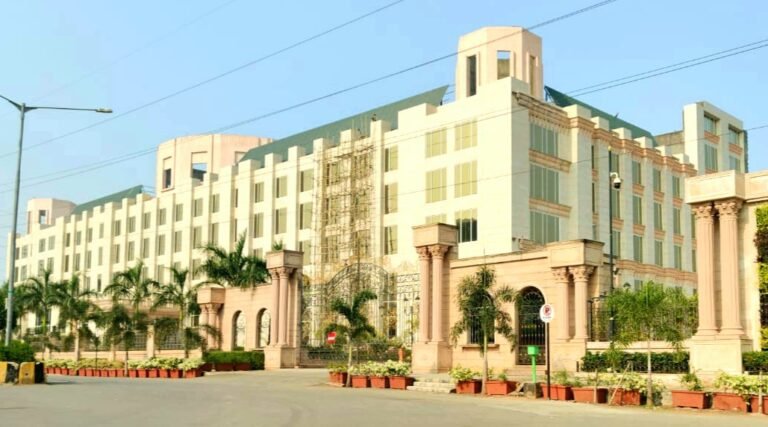 भाजपाचे माजी आमदार नरेंद्र मेहातांच्या ७११ क्लब प्रकरणात भ्रष्टाचार प्रतिबंधक कायद्या सह फसवणूक व बनावटगिरीची कलमं लावली! मेहतांसह संबंधित अधिकाऱ्यांच्या अडचणीत वाढ!