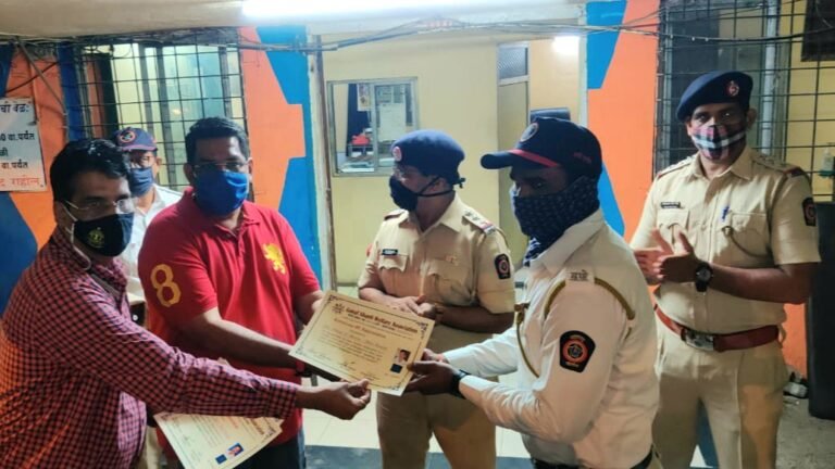 “ग्रीन कॉरीडॉर मोहीम” राबवून रुग्णाचे प्राण वाचविणास मदत करणाऱ्या काशिमिरा वाहतूक शाखेच्या पोलिसांचा GSWA ने केला सत्कार! “ग्रीन कॉरीडॉर मोहीम” राबवून रुग्णाचे प्राण वाचविणास मदत करणाऱ्या काशिमिरा वाहतूक शाखेच्या पोलिसांचा GSWA ने केला सत्कार!