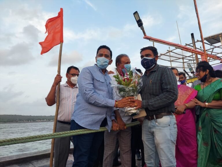 आजपासून उत्तन येथील अरबी समुद्रातील खडकांवर दीपस्तंभ  सुरू – खासदार राजन विचारे यांच्या पाठपुराव्याला यश