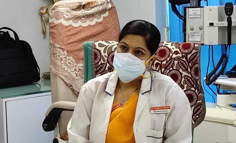 डिजिटल साधनाचा अति वापर डोळ्यांच्या आजाराला निमंत्रण, वेळीच उपचार घेण्याचा नेत्रतज्ज्ञ डॉ. अनघा हेरूर यांचा सल्ला डिजिटल साधनाचा अति वापर डोळ्यांच्या आजाराला निमंत्रण, वेळीच उपचार घेण्याचा नेत्रतज्ज्ञ डॉ. अनघा हेरूर यांचा सल्ला