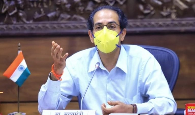 दोन डोस घेतलेल्यांना येत्या ‘१५ ऑगस्ट’ पासून लोकल प्रवसाची परवानगी.. दोन डोस घेतलेल्यांना येत्या ‘१५ ऑगस्ट’ पासून लोकल प्रवसाची परवानगी..