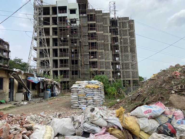 कल्याण-डोंबिवली महापालिकेचा अनधिकृत बांधकामांकडे काणा डोळा..