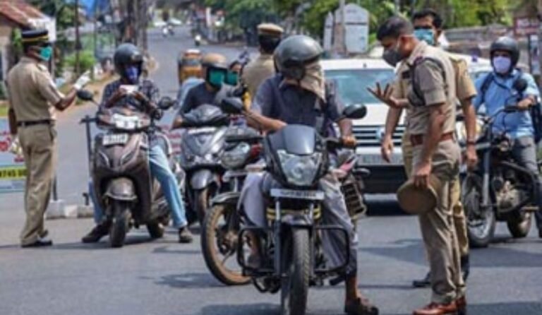 आज मध्यरात्रीपासून राज्यात नवीन नियमावलीसह कडक निर्बंध लागू; महाराष्ट्र लॉकडाऊनच्या उंबरठ्यावर, वडेट्टीवारांचा इशारा..