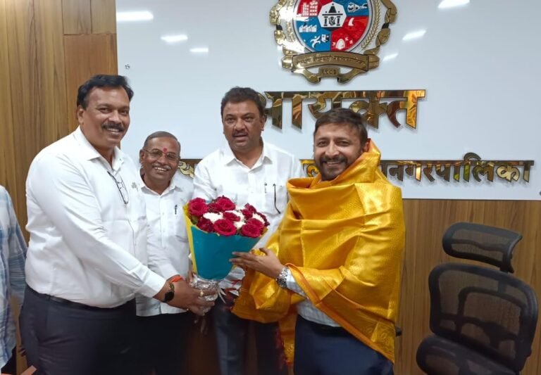 कल्याण-डोंबिवली महापालिका हद्दीत कोरोनाचे शून्य रुग्ण आढळून आल्याने शिवसेनेकडून आयुक्तांचे अभिनंदन..