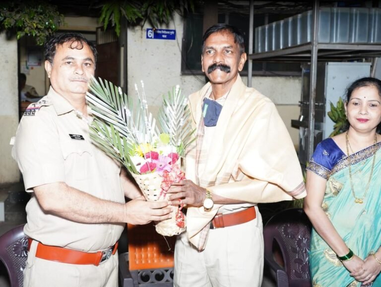 कोळशेवाडी पोलीस स्टेशनच्या वतीने उपनिरीक्षक सुधाकर कदम या सेवानिवृत्त पोलीस कर्मचाऱ्याचा जाहीर सत्कार..