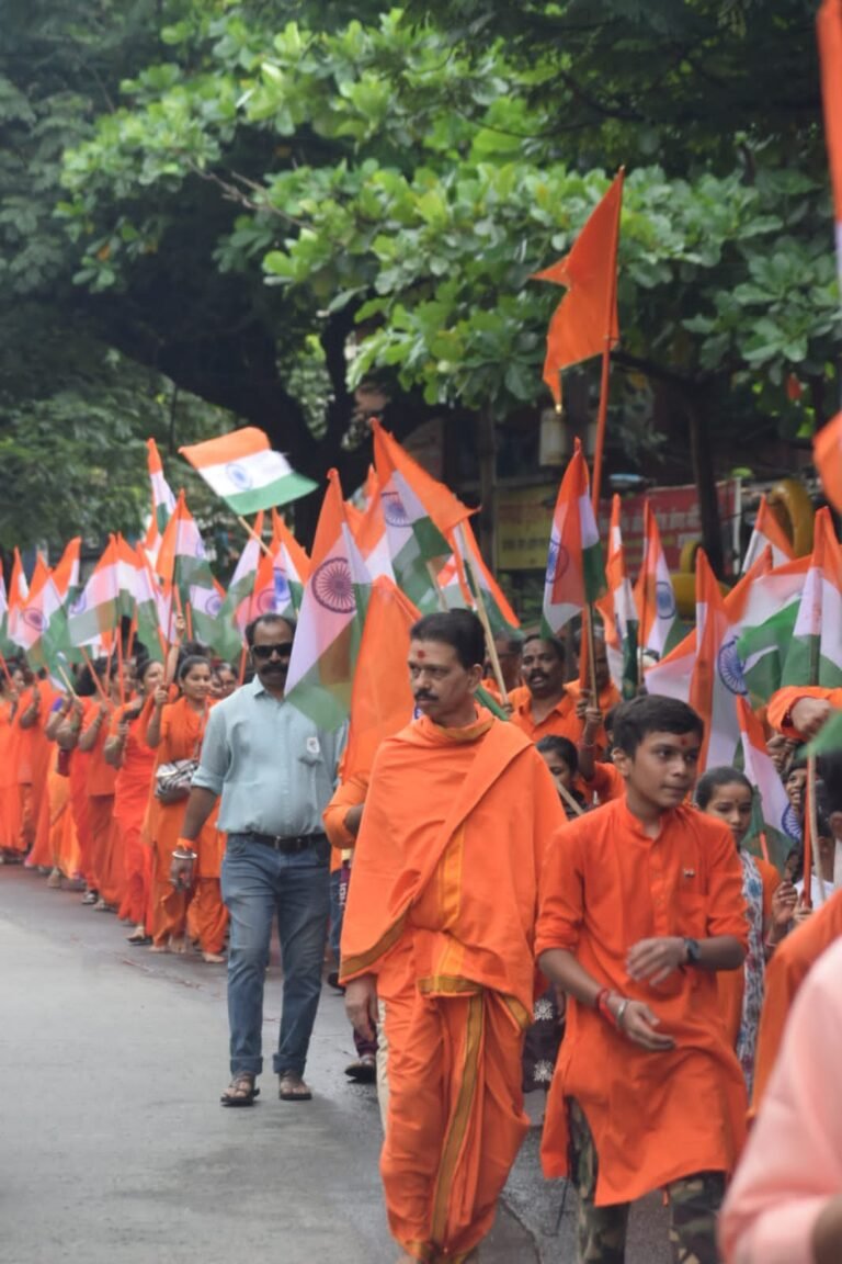 कल्याणमध्ये भगव्यामय वातावरणात निघाली तिरंगा रॅली..