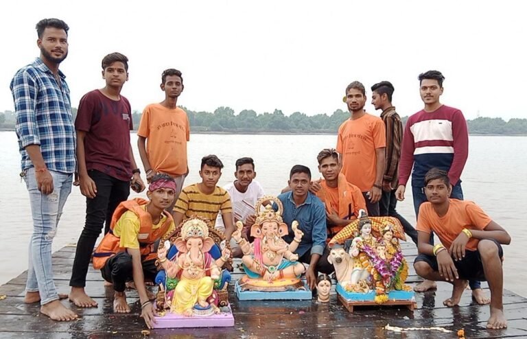 अनंत चतुर्दशी दिनी डोंबिवलीत झाले ३ हजार ९५१ गणपतींचे विसर्जन.. अनंत चतुर्दशी दिनी डोंबिवलीत झाले ३ हजार ९५१ गणपतींचे विसर्जन..