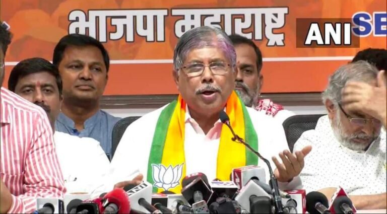 पदवीला प्रवेश घेण्यासाठी मतदार ओळखपत्र बंधनकारक; राज्य सरकारचा मोठा निर्णय.. पदवीला प्रवेश घेण्यासाठी मतदार ओळखपत्र बंधनकारक; राज्य सरकारचा मोठा निर्णय..