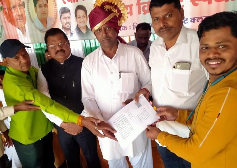 सोनारपाड्यातील शेतकऱ्यांचा लोकनेते दि.बा. पाटील जयंतीदिनी आत्महत्येचा इशारा ! सोनारपाड्यातील शेतकऱ्यांचा लोकनेते दि.बा. पाटील जयंतीदिनी आत्महत्येचा इशारा !