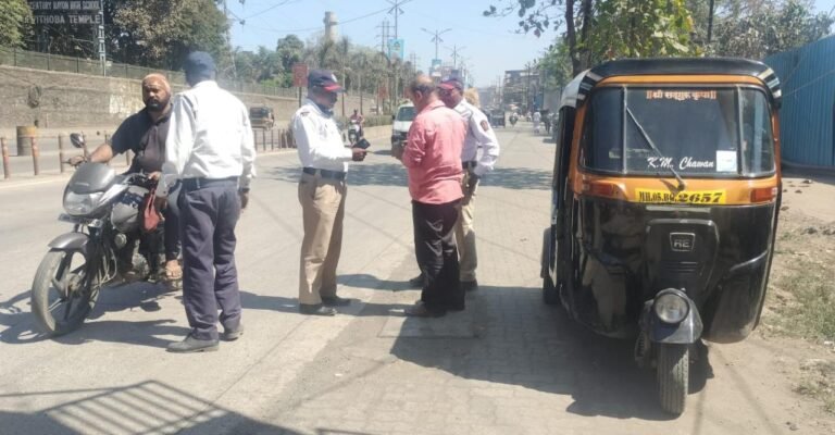 वाहतुकीचे नियम न पाळणाऱ्या बेशिस्त वाहन चालकांवर उल्हासनगर वाहतूक उपविभागाच्या वतीने दंडात्मक कारवाई करत ₹ ९,९१,०५० चा महसूल जमा..