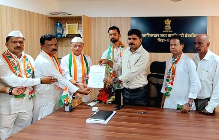 तहसीलदार कार्यालय समोर काँग्रेसचे जय भारत सत्याग्रह आंदोलन तहसीलदार कार्यालय समोर काँग्रेसचे जय भारत सत्याग्रह आंदोलन