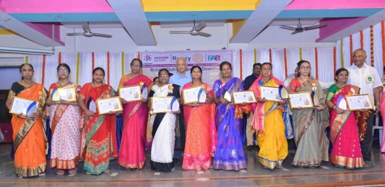 रोटरी क्लब ऑफ डोंबिवली डाऊनटाऊन तर्फे ‘आई महोत्सव’ दिमाखात साजरा..