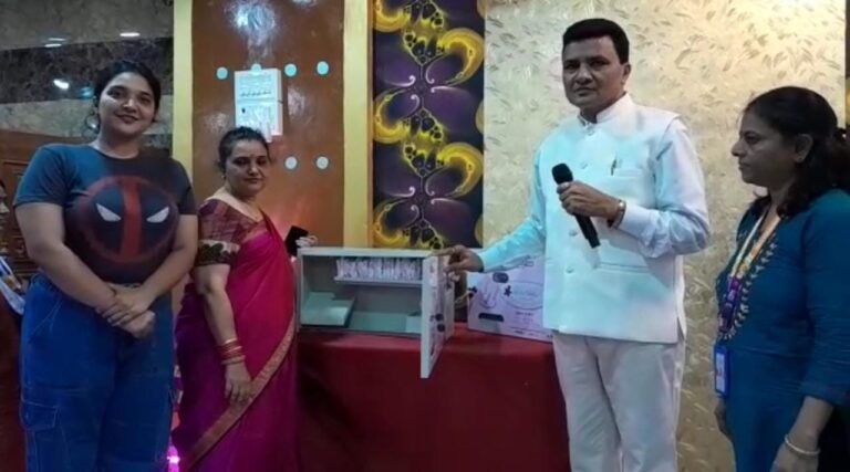 जन गण मन शाळा व वंदे मातरम् महाविद्यालयात विद्यार्थिनींकरिता ‘सॅनिटरी नॅपकीन’ वेंडिंग मशीन उपलब्ध.. जन गण मन शाळा व वंदे मातरम् महाविद्यालयात विद्यार्थिनींकरिता ‘सॅनिटरी नॅपकीन’ वेंडिंग मशीन उपलब्ध..