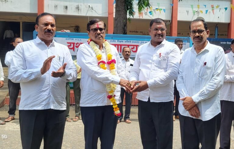 धनेगावचे महादेव माध्यमिक व उच्च माध्यमिक विद्यालय सर्वप्रथम
