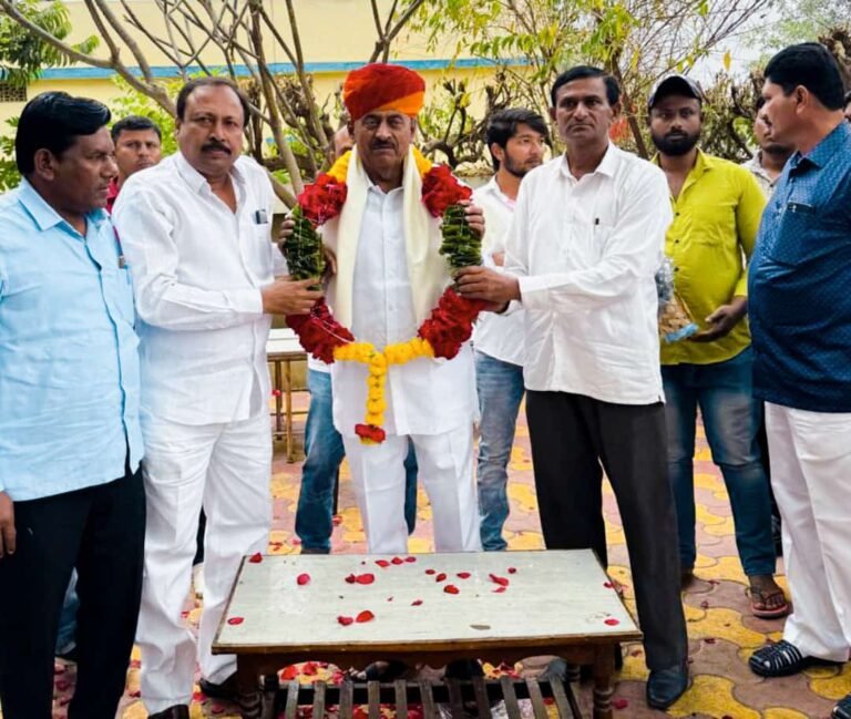 *महायुतीचे नवनिर्वाचित आमदार बाबासाहेब पाटील यांचा सत्कार.*